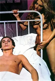 《帕特里万岁》：一场笑中带泪的人生狂欢，感受荒诞喜剧的独特魅力。